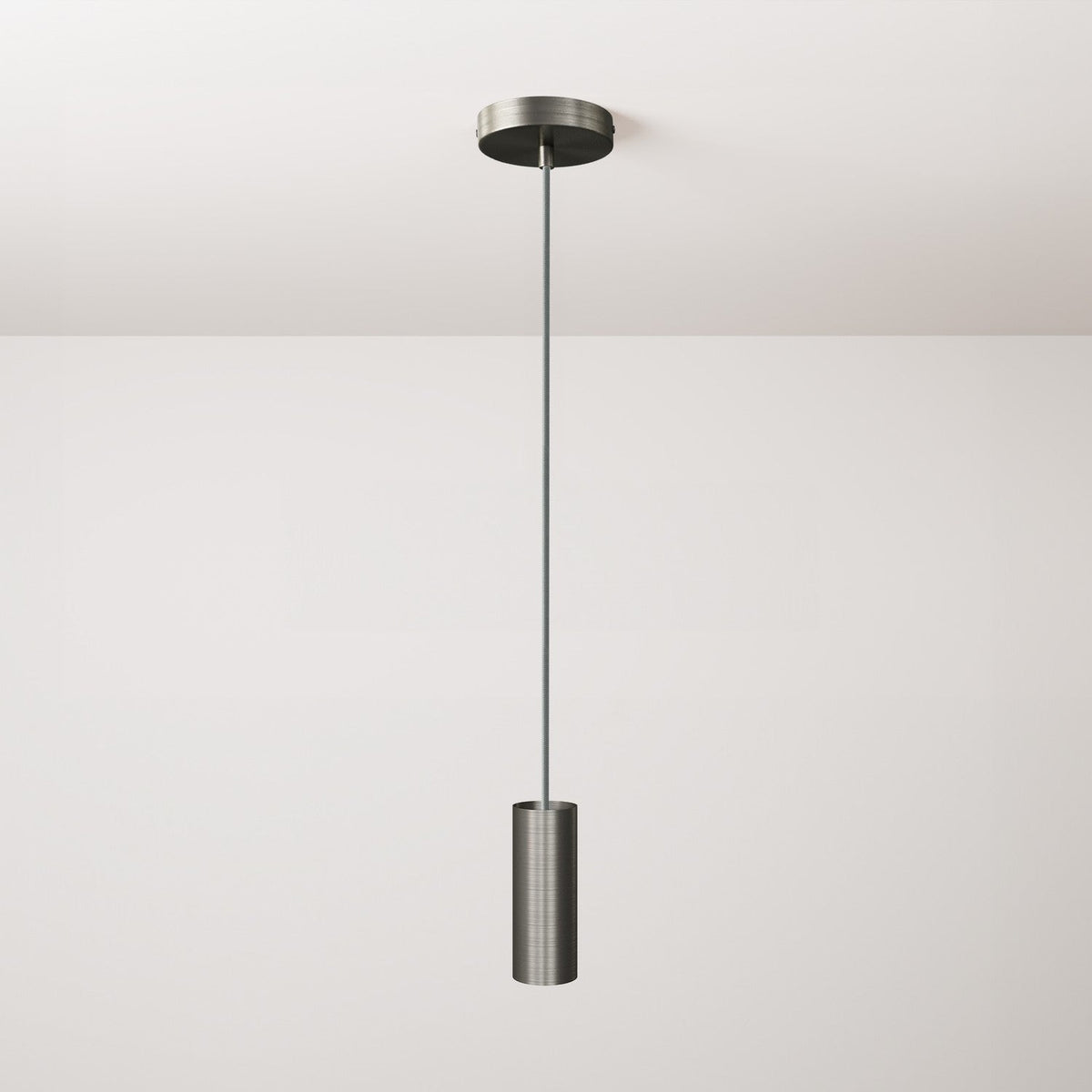 Pendelleuchte komplett mit Textilkabel, Tub-E14-Lampenschirm und Metallteilen – Satin-Titan