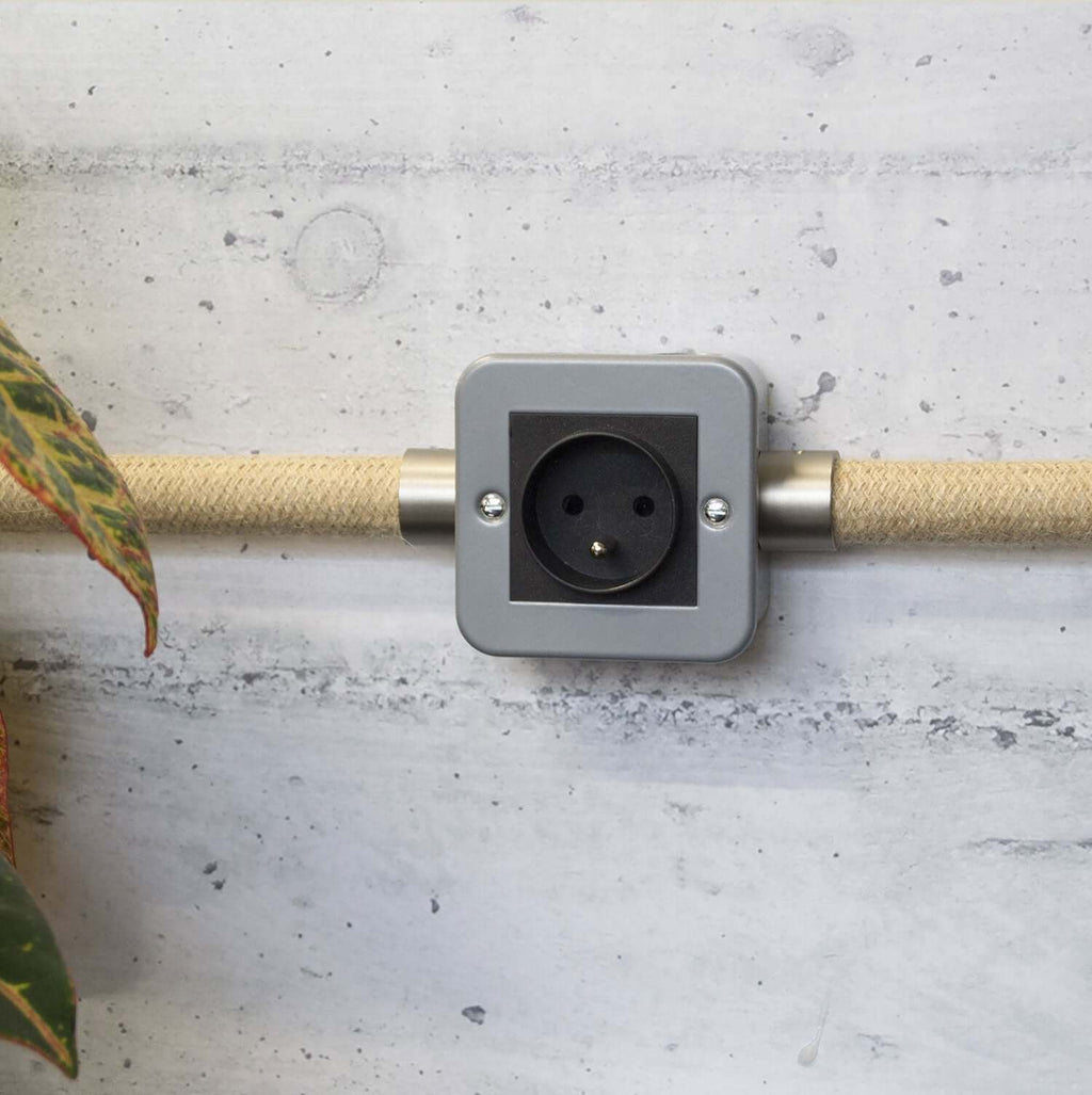 Wanddose aus Metall mit französischer Steckdose für Creative-Tube – Ansicht 3