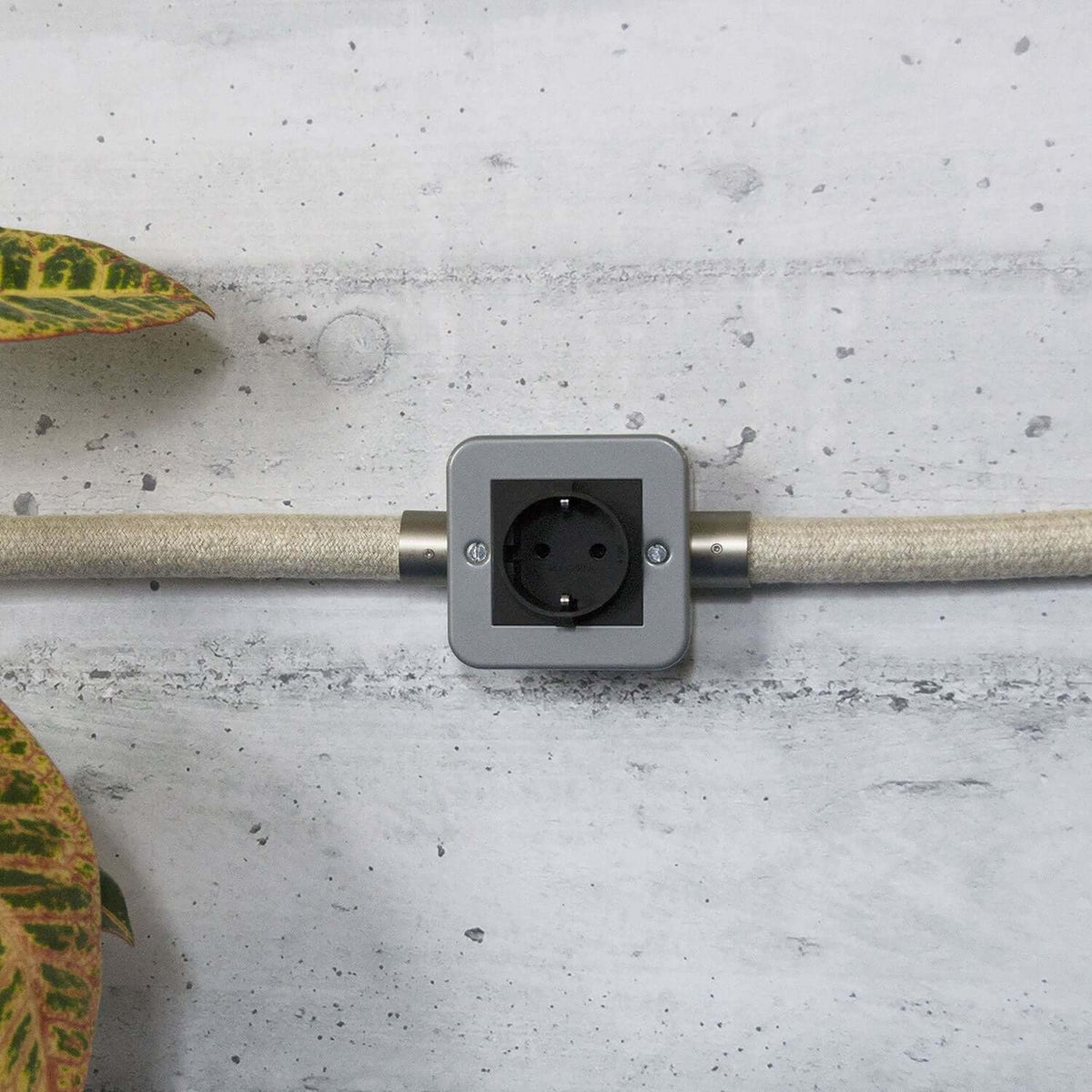 Metall-Wanddose mit Schuko-Steckdose für Creative-Tube – Ansicht 3