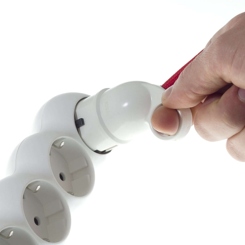 Schuko-Komfort-Stecker mit Ring 16A 250V – Weiß – Ansicht 2