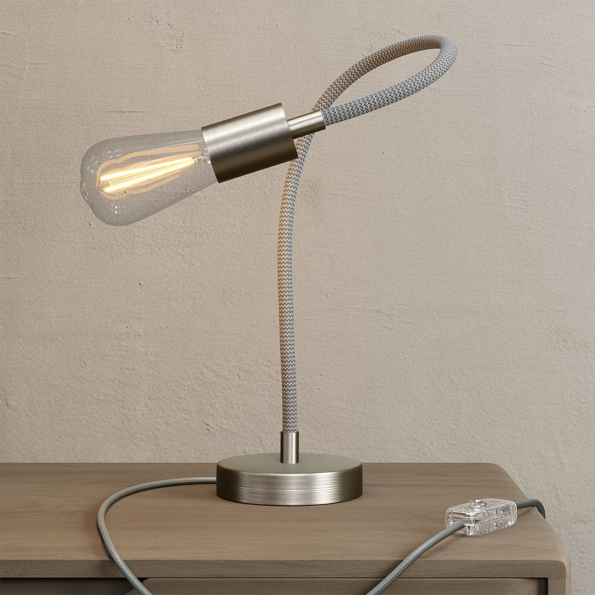 Table Flex schwenkbare Tischleuchte mit diffusem Licht – Satiniertes Titan – Ansicht 2